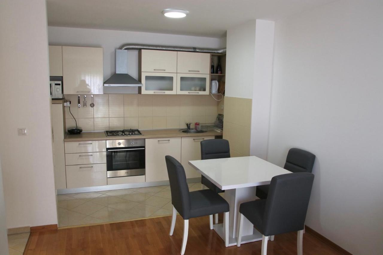 Apartment Pearl-Free Parking Makarska Exterior photo